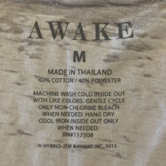 Of Mice & Men Patriotic  band logo v-neck tee size medium - Picture 3 of 6